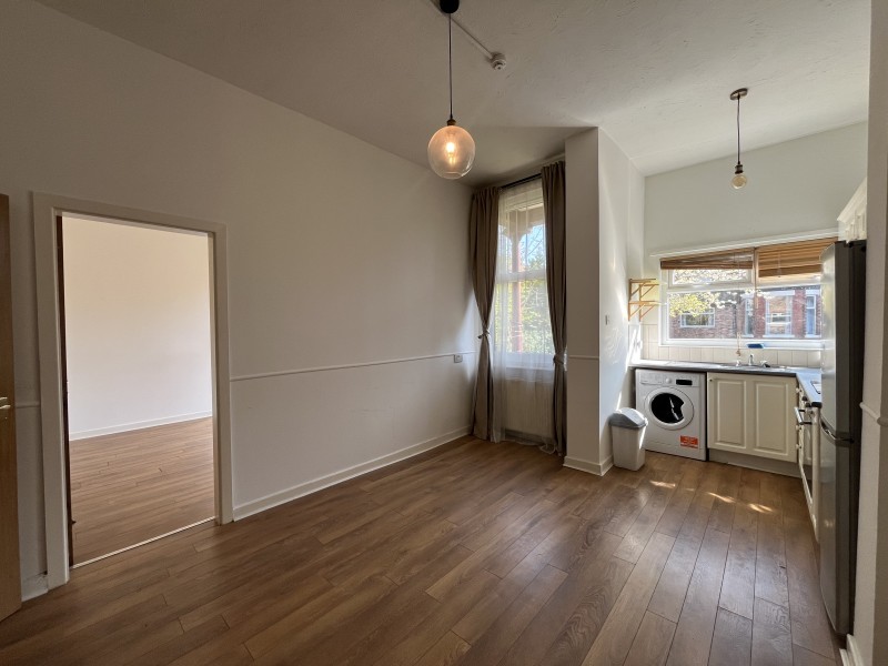 Flat 2 :: 12 Maple Ave image 7