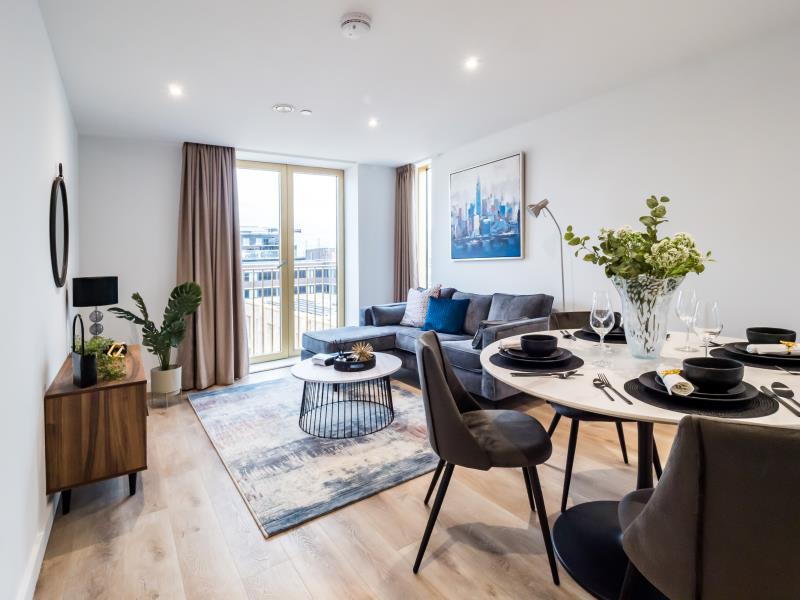 Flat 50 :: The Quarters image 1