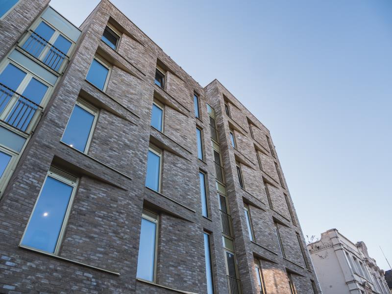 Flat 50 :: The Quarters image 3