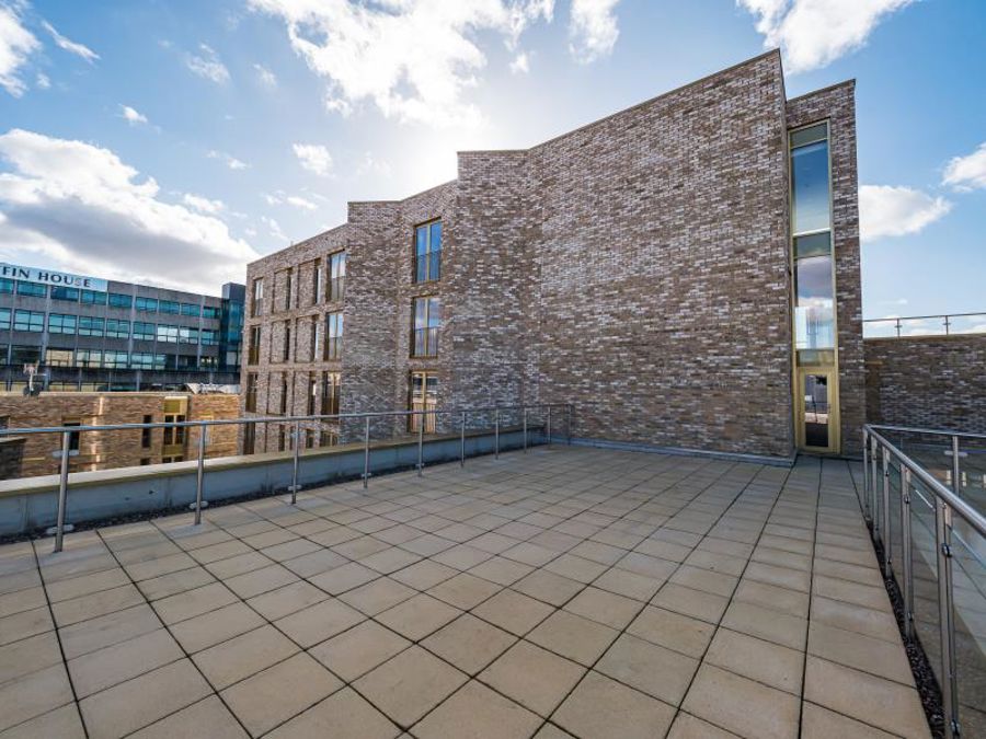 Flat 50 :: The Quarters image 16
