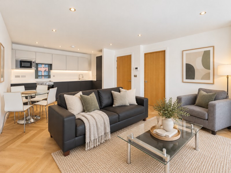 Apt 2.02 :: Flint Glass Wharf image 1