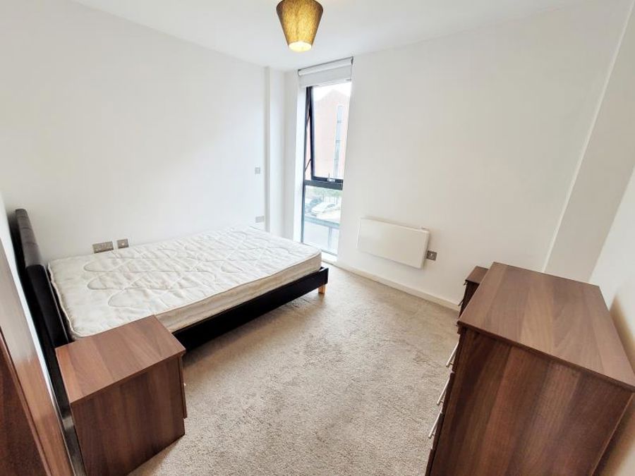 Apt 2.02 :: Flint Glass Wharf image 3
