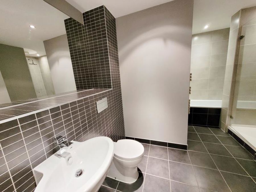 Apt 2.02 :: Flint Glass Wharf image 6