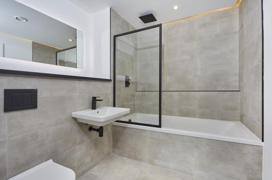 Apartment 6.12 :: One Silk Street image 4