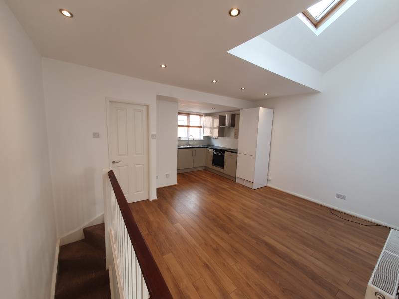 Flat 3 :: 17 Warwick Rd image 1