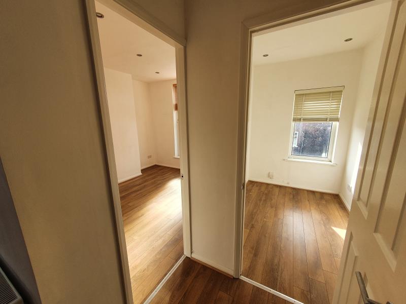 Flat 3 :: 17 Warwick Rd image 5