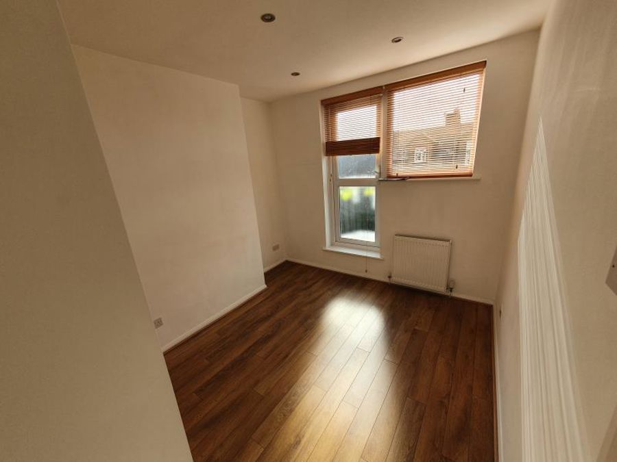Flat 3 :: 17 Warwick Rd image 6