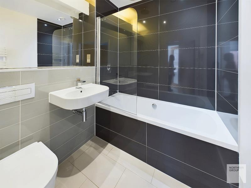 Apartment 4.03 :: Ice Plant image 7