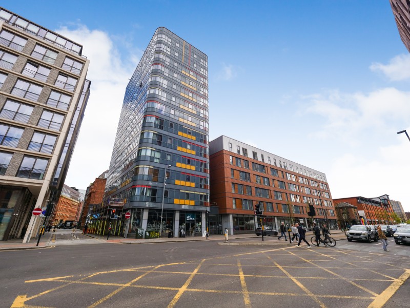 Nuovo :: Manchester image 3