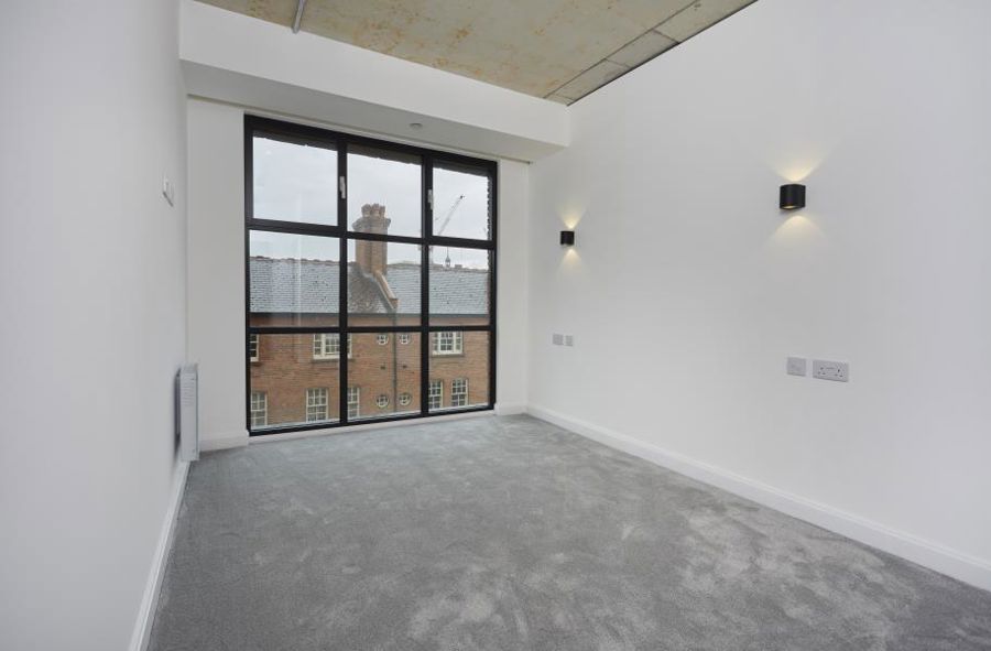 Apt 6.10 :: One Silk Street image 10