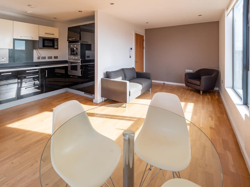 Apt 6.07 :: Flint Glass Wharf image 3