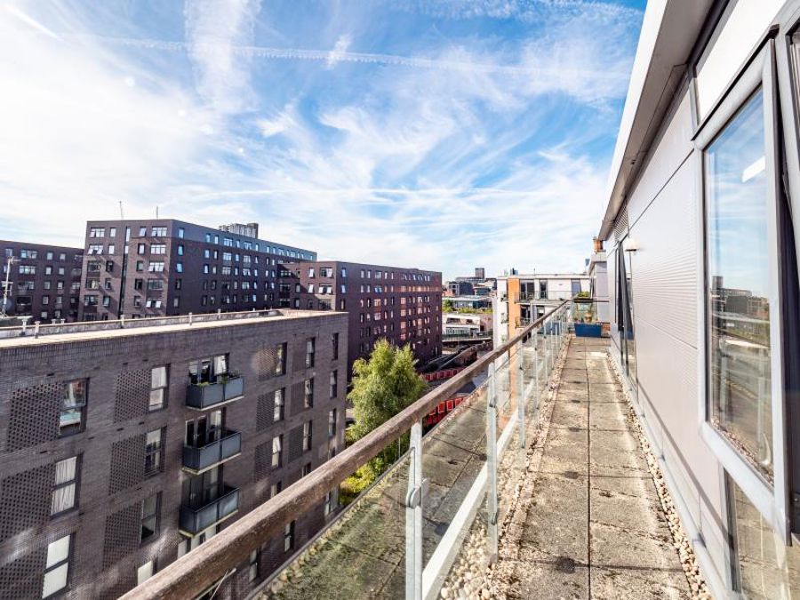 Apt 6.07 :: Flint Glass Wharf image 3