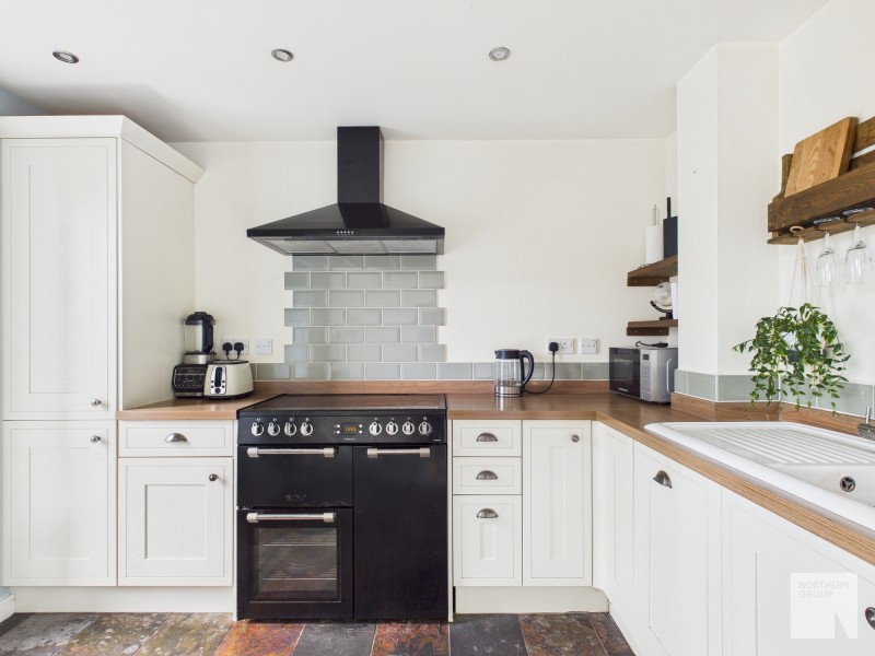 Meadow View :: Manchester image 2