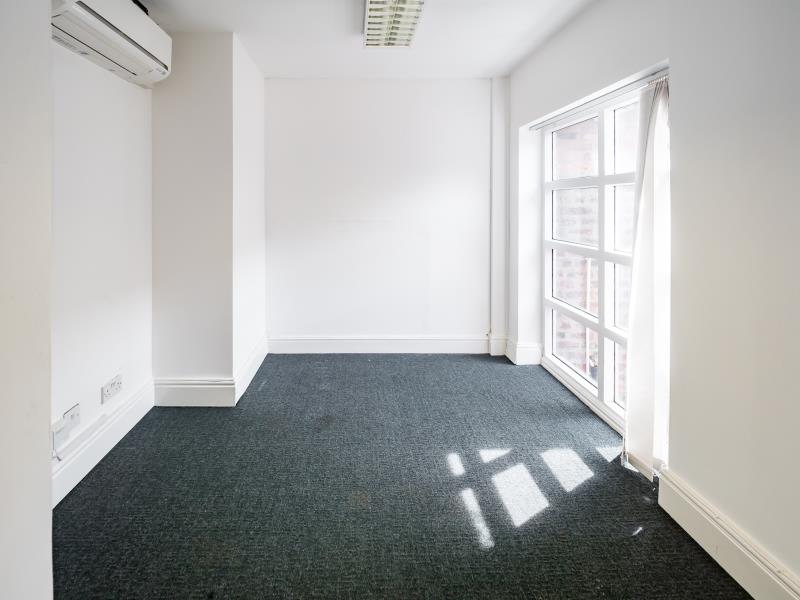 10 Bradley Street, NQ image 5