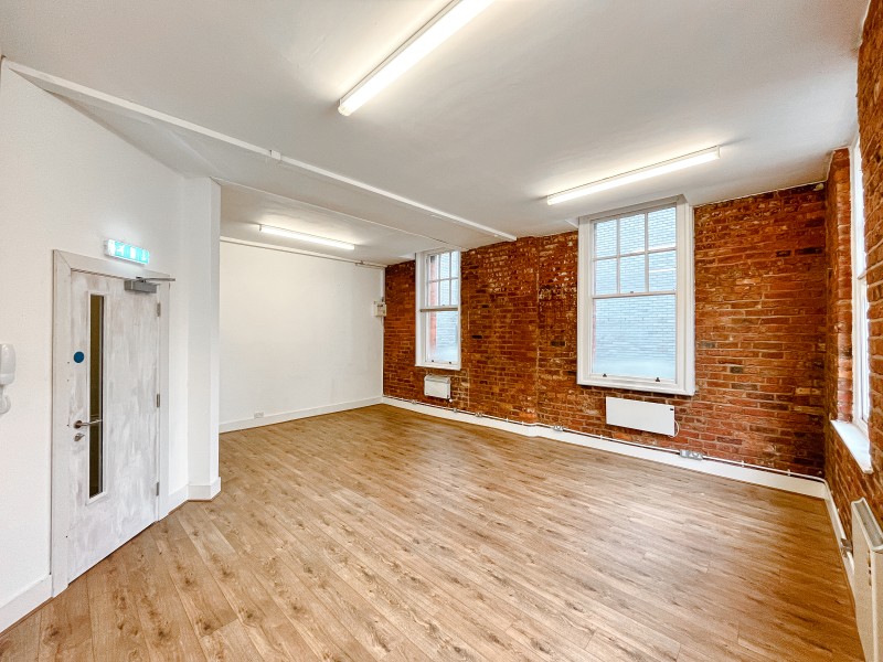 Suite 4, 65/67 Lever Street image 2