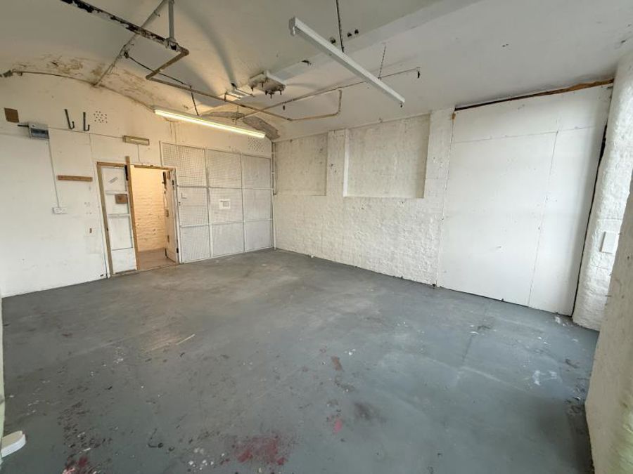 R3 :: Wellington House image 4