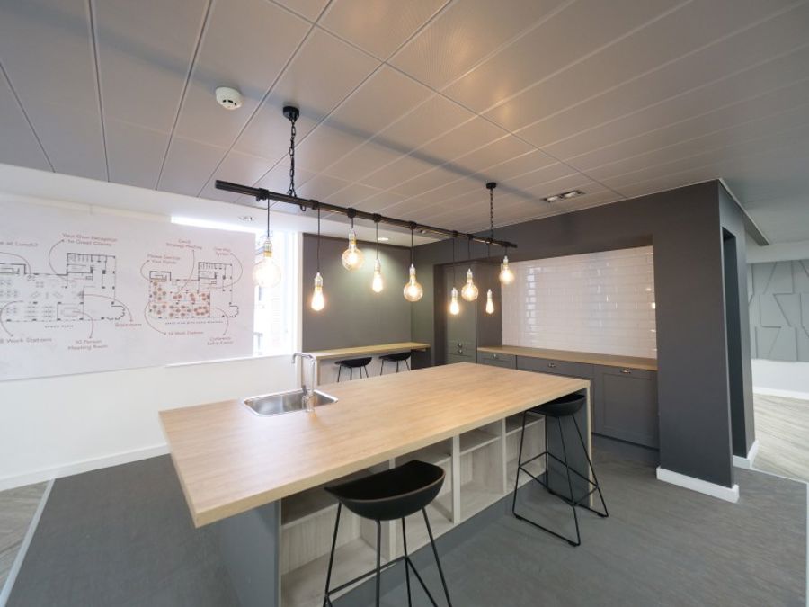 4.02 :: 19 Spring Gardens image 4