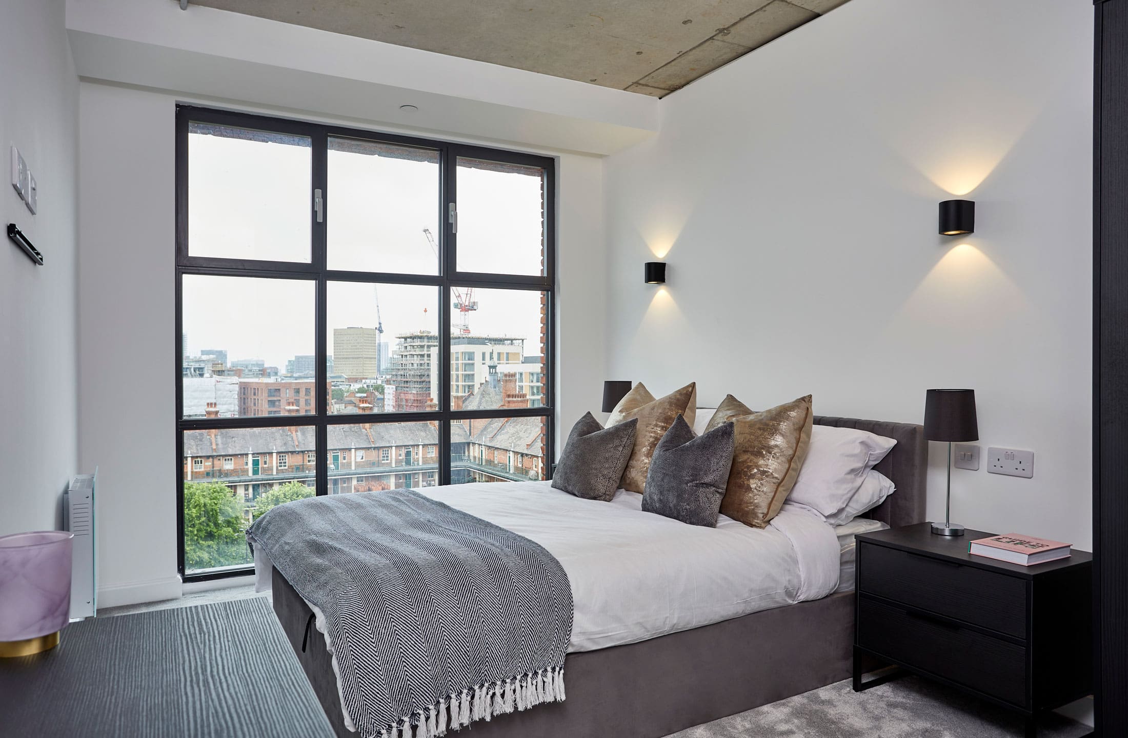 bedroom in one silk street