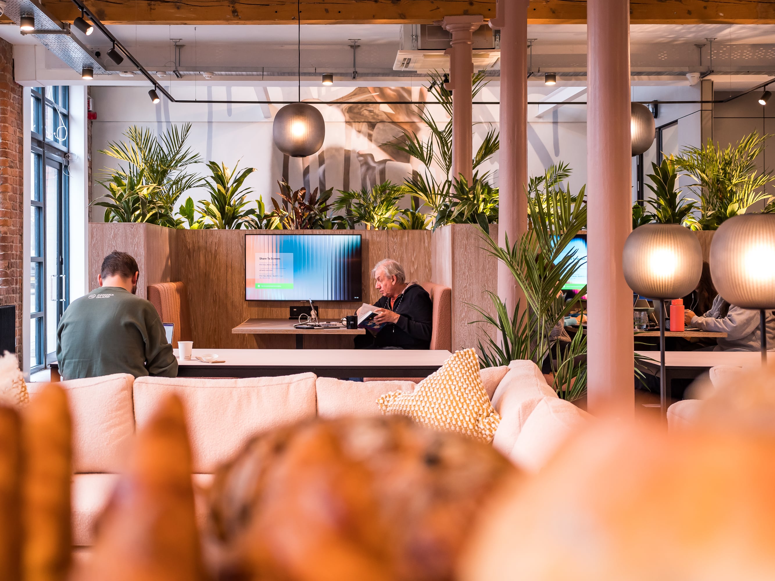 collaboration room flint glass